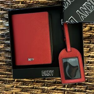 DKNY Phoenix Travel set